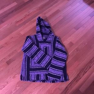 a sweatshirt/hoodie